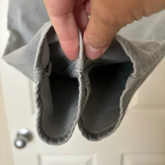 PAIGE Edgemont Montauk Grey No Whiskers Jeans Size 27 - Picture 8 of 13